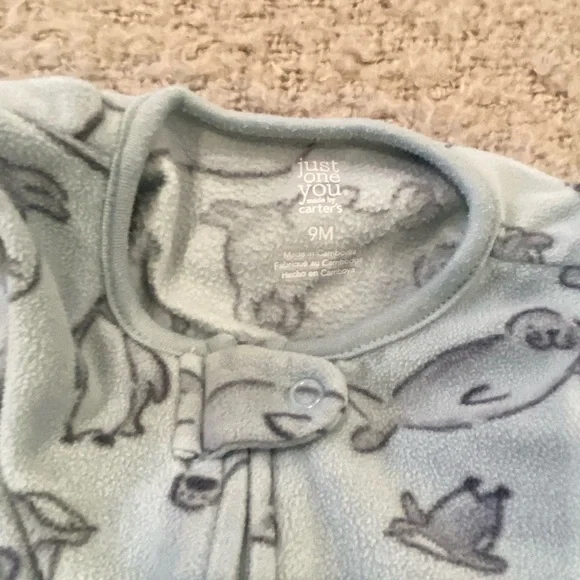 Carter’s 9M Fleece Polar Bear Sleep & Play - Picture 2 of 2